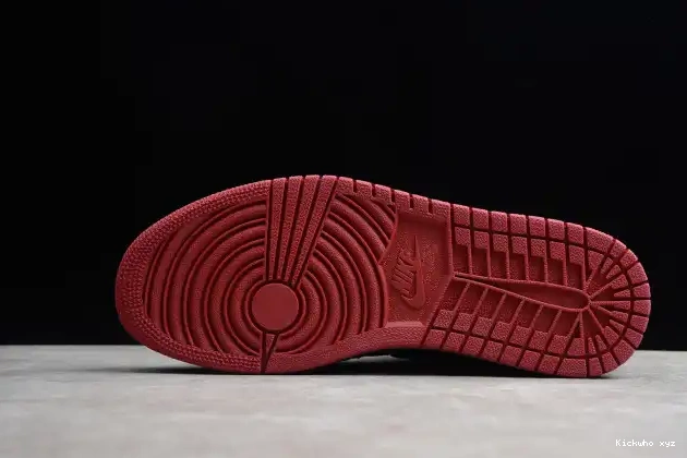 Red Jordan 1 Retro OG High Gym Air DC7071-001 Black 0514